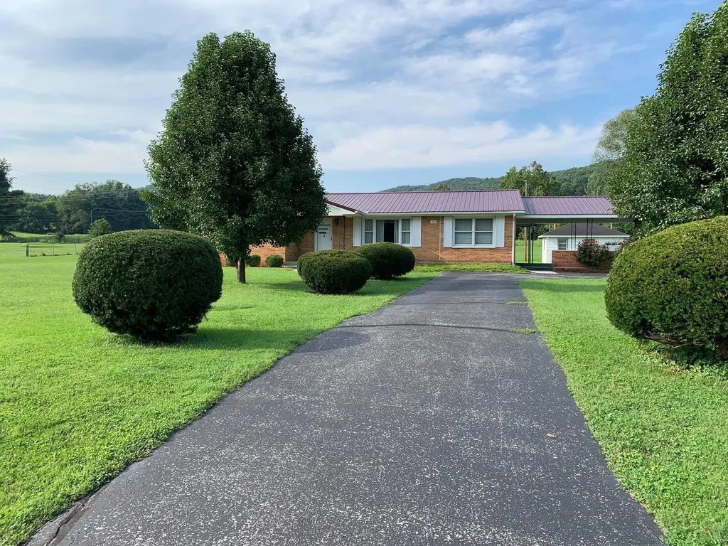 2984 Clarksburg Road Vanceburg KY 41179