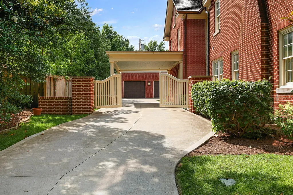 1231 Eldemere Road Lexington KY 40502
