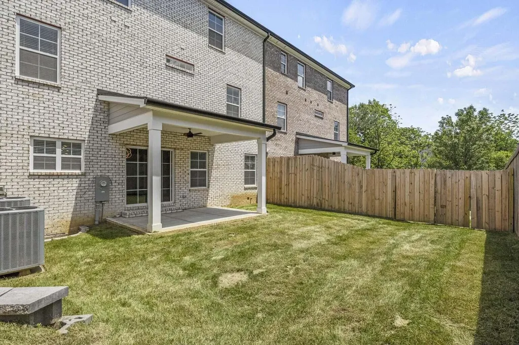 3589 Harper Woods Lane Lexington KY 40515
