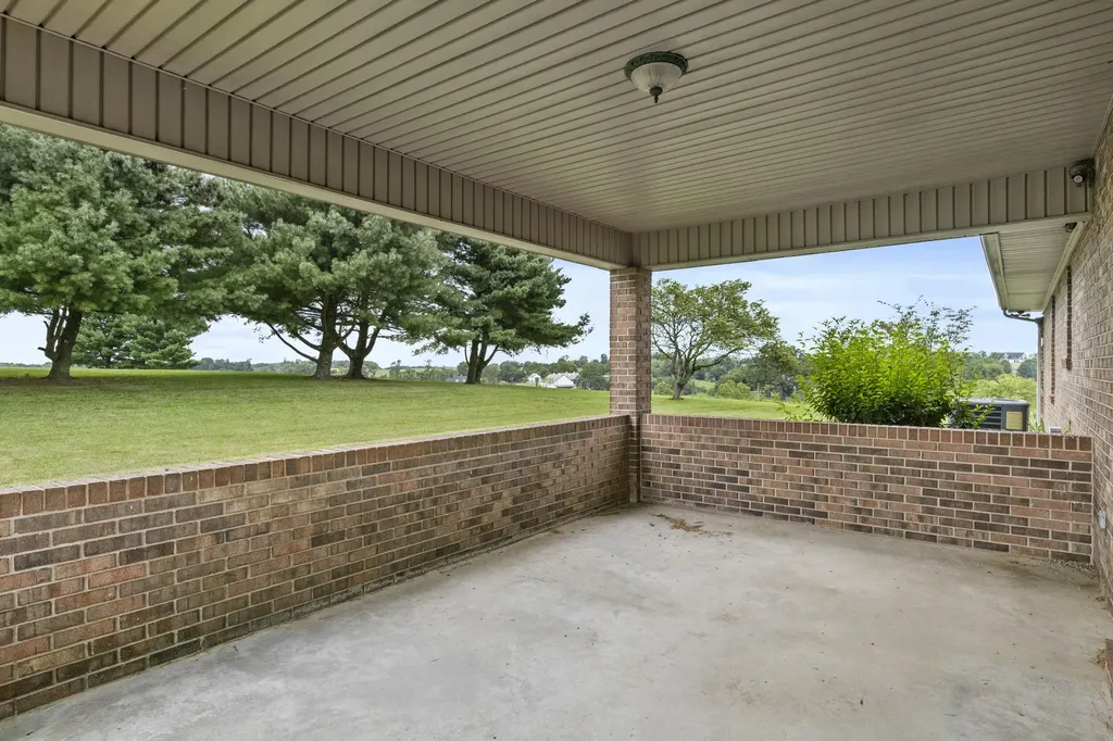 4185 Van Thompson Road Mt Sterling KY 40353