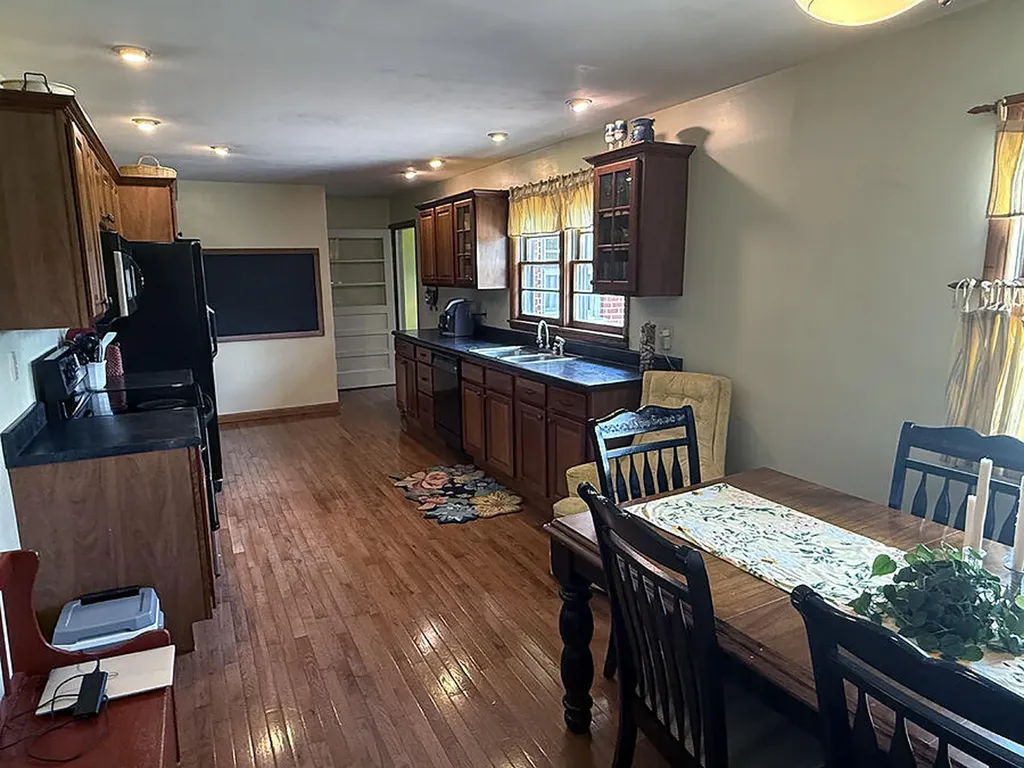 586 Harristown Road Russell Springs KY 42642