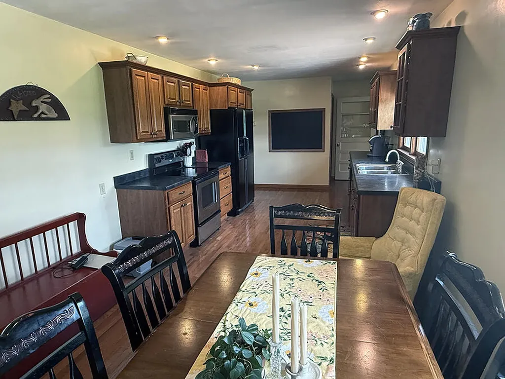 586 Harristown Road Russell Springs KY 42642