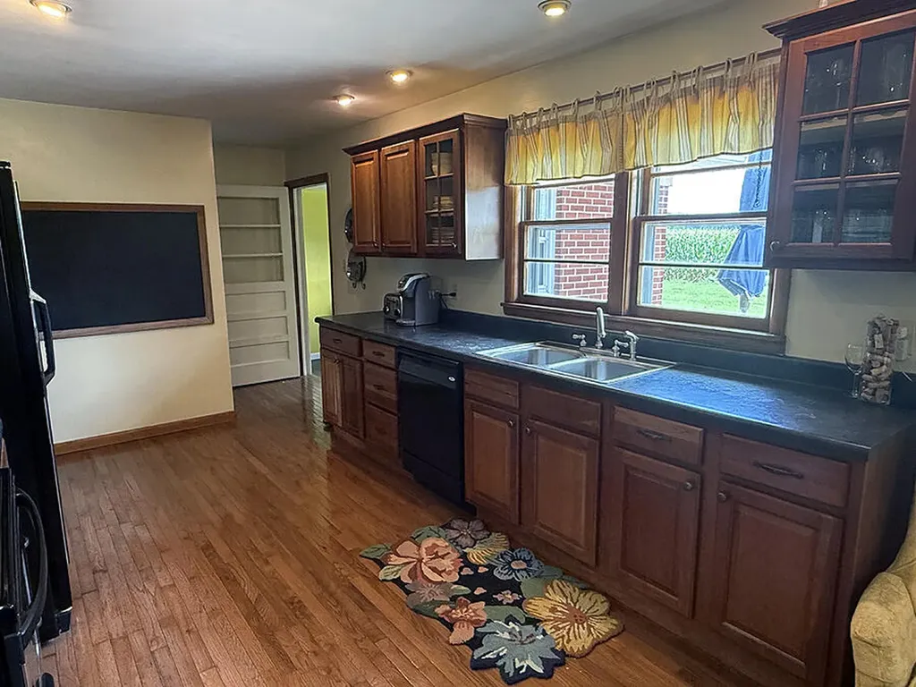 586 Harristown Road Russell Springs KY 42642