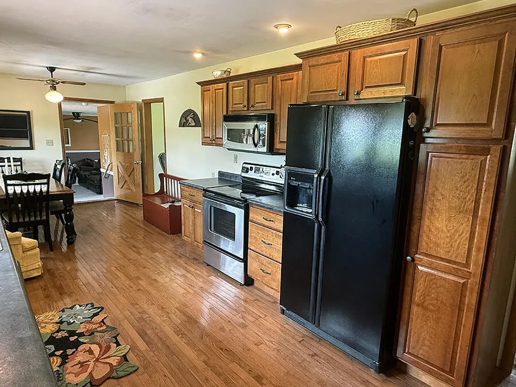586 Harristown Road Russell Springs KY 42642