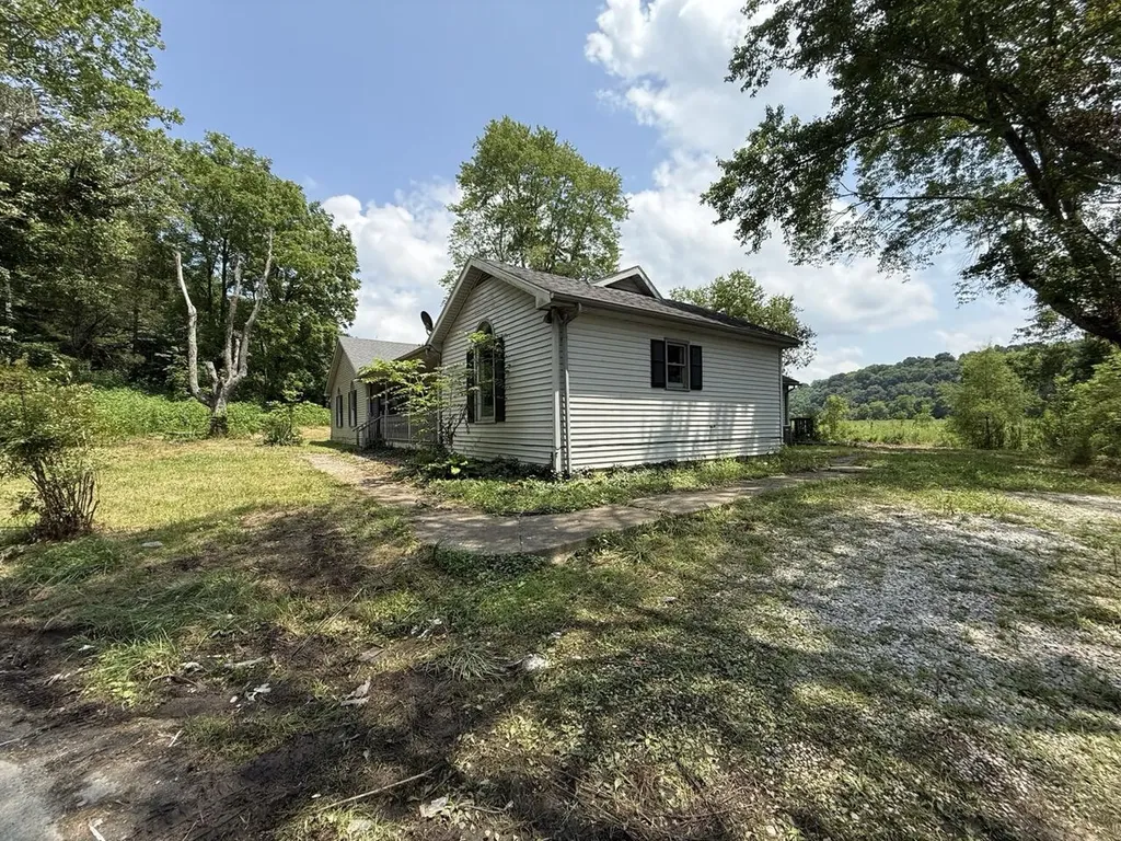 2932 Maret Cemetery Road Mt Vernon KY 40456