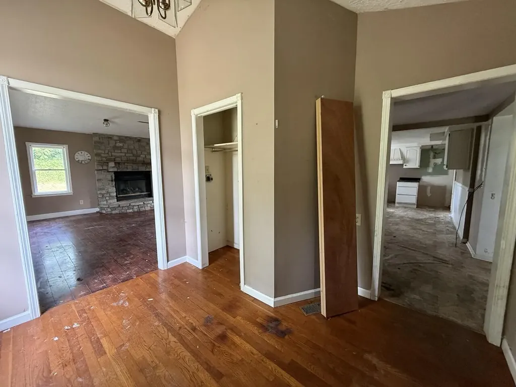 2932 Maret Cemetery Road Mt Vernon KY 40456
