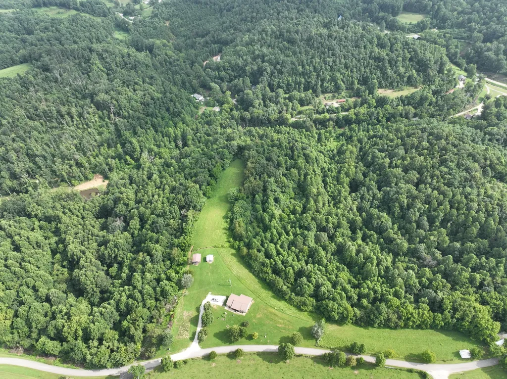 9998 Hurst School Road Mckee KY 40447