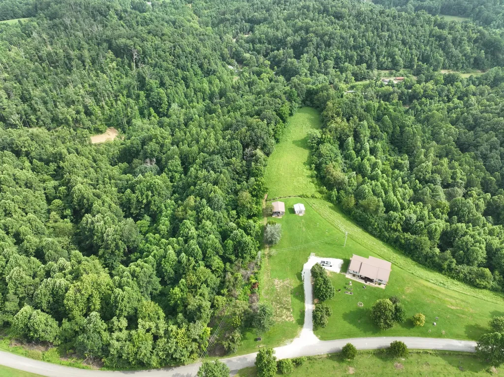 9998 Hurst School Road Mckee KY 40447