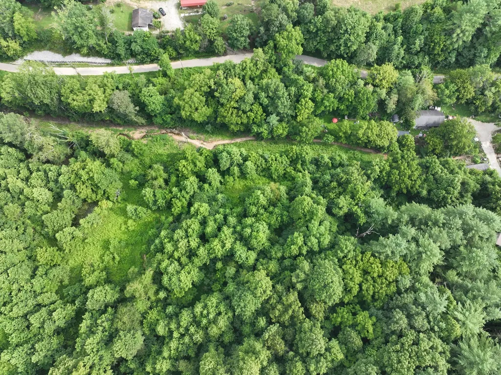 9998 Hurst School Road Mckee KY 40447