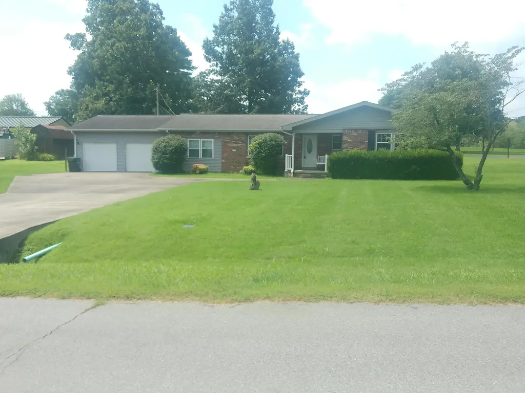 221 Maple Avenue Calvert City KY 42029