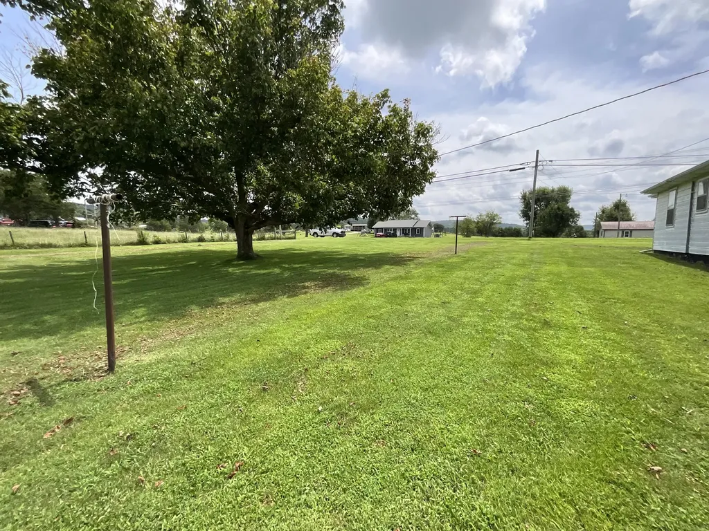 709 Old Highway 90 Monticello KY 42633