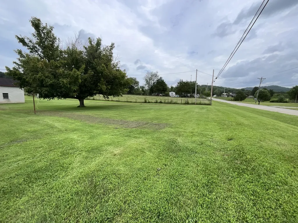 709 Old Highway 90 Monticello KY 42633