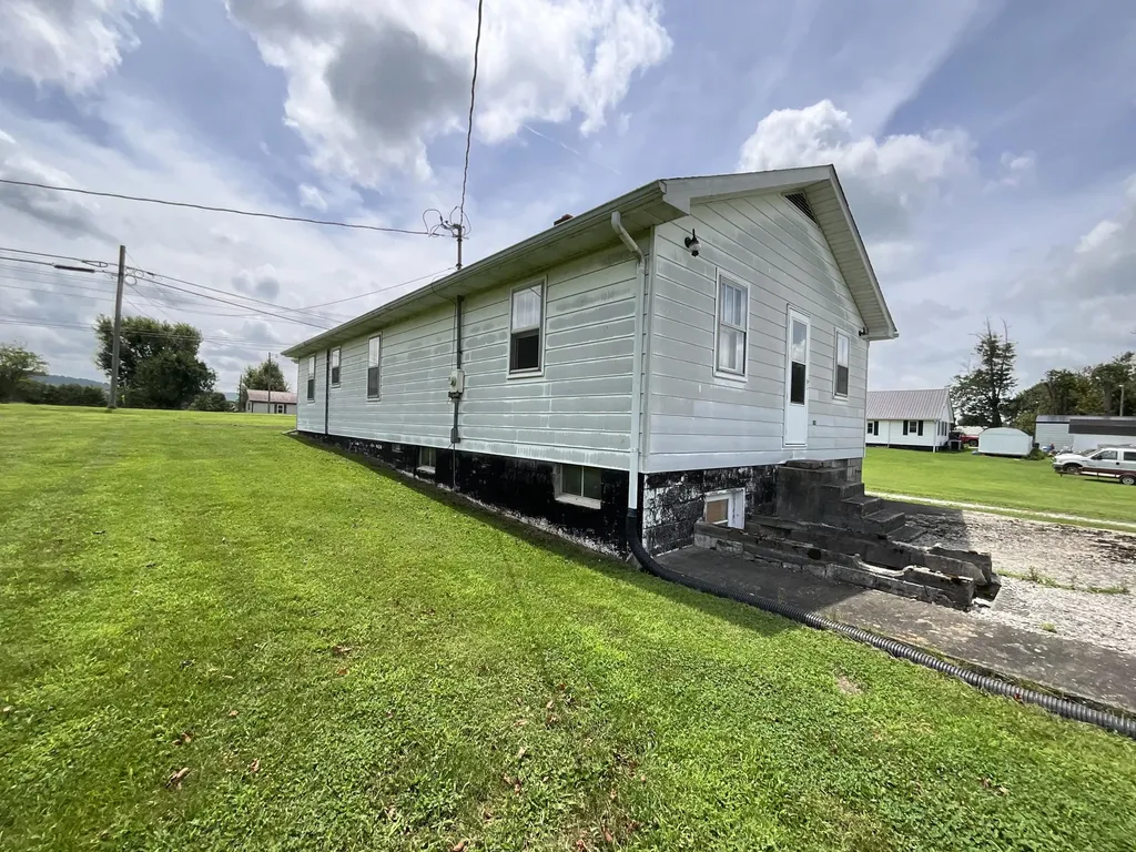 709 Old Highway 90 Monticello KY 42633