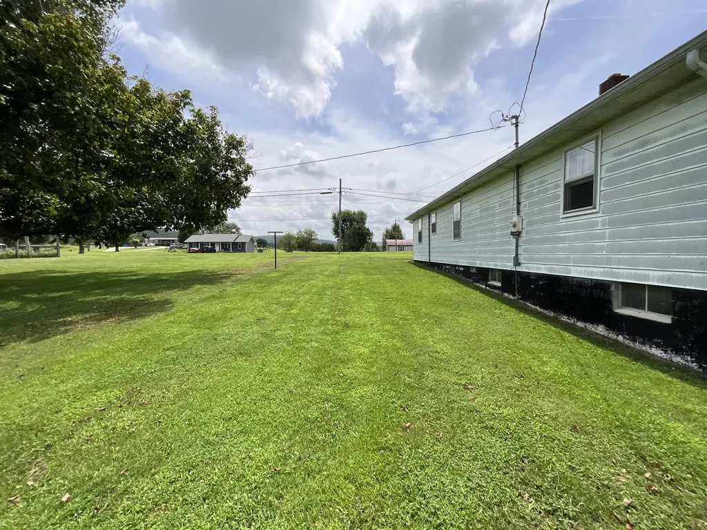 709 Old Highway 90 Monticello KY 42633