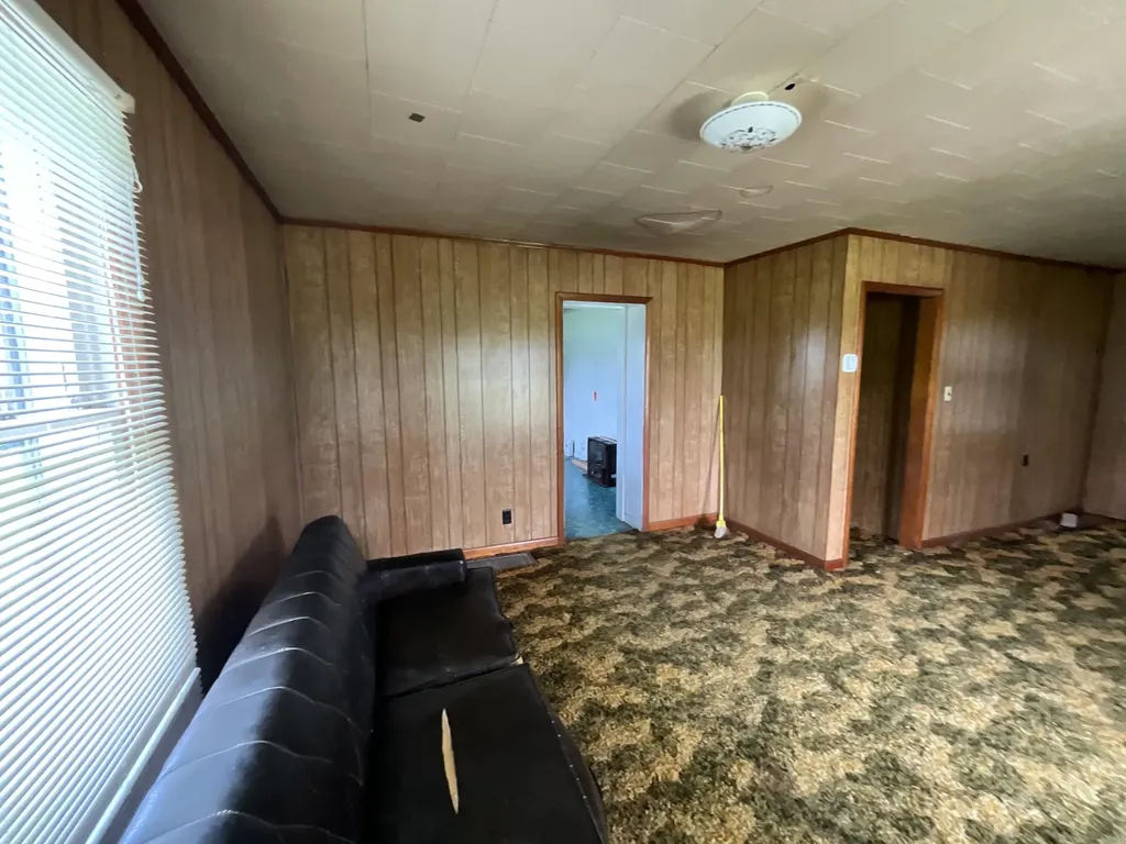 709 Old Highway 90 Monticello KY 42633