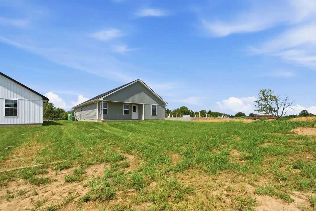 186 Charles Carr Drive Harrodsburg KY 40330