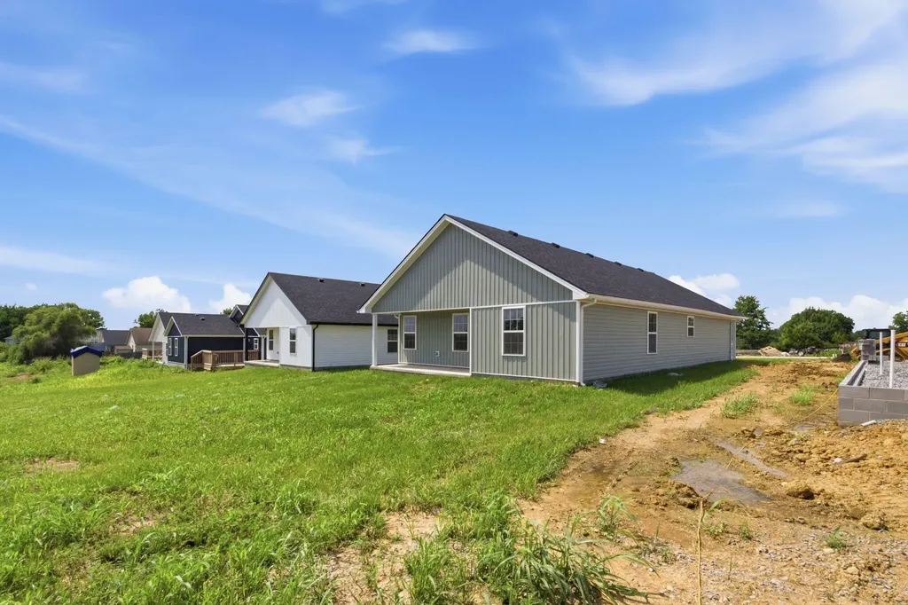 186 Charles Carr Drive Harrodsburg KY 40330