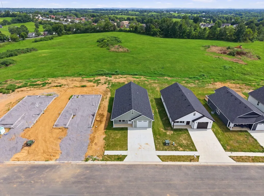 186 Charles Carr Drive Harrodsburg KY 40330
