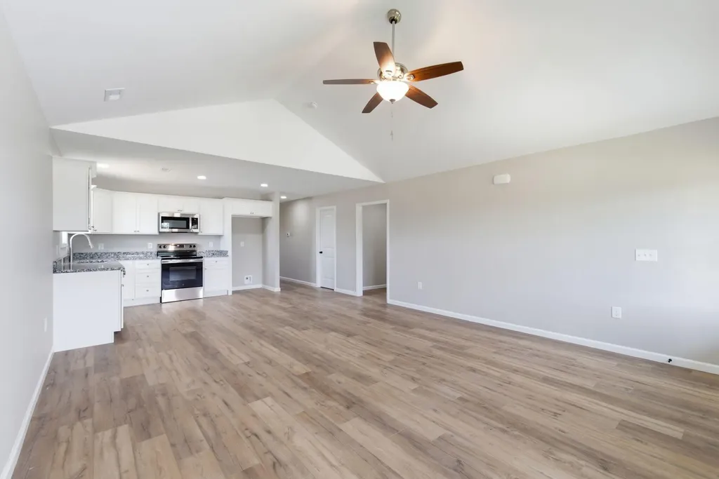 186 Charles Carr Drive Harrodsburg KY 40330