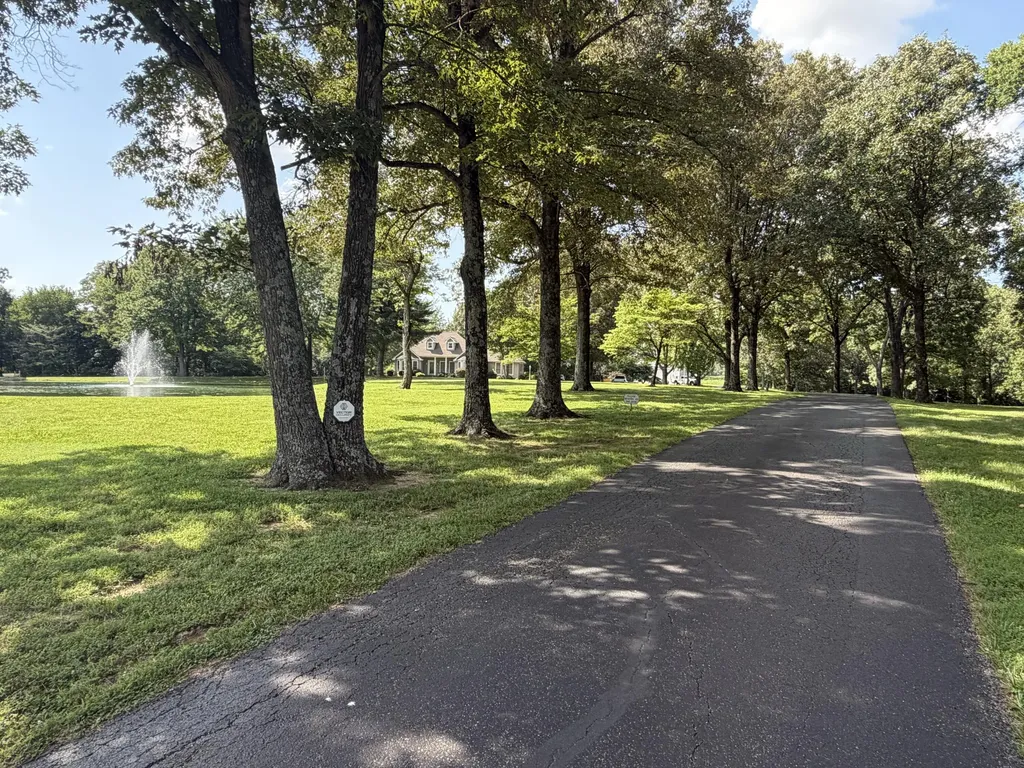 5650 Warrendale Drive Paducah KY 42003