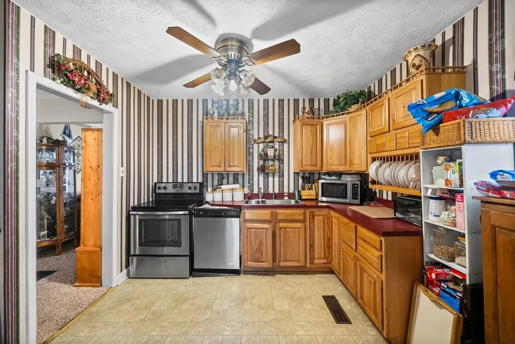2736 Kenwood Drive Hopkinsville KY 42240