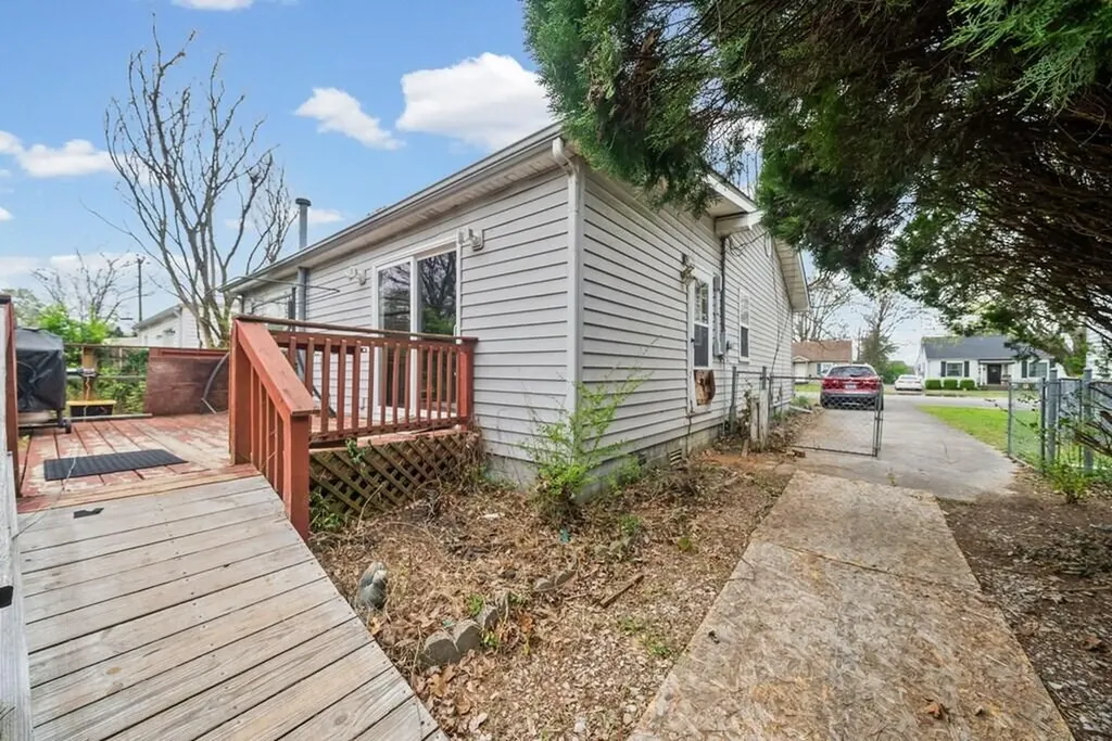 2736 Kenwood Drive Hopkinsville KY 42240