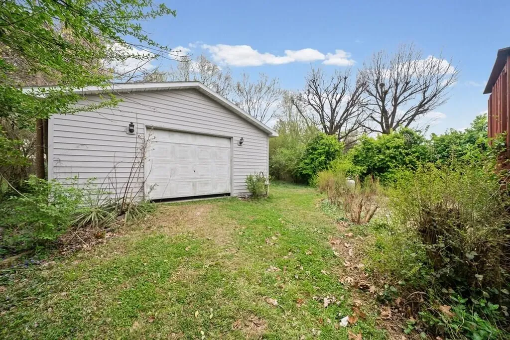 2736 Kenwood Drive Hopkinsville KY 42240