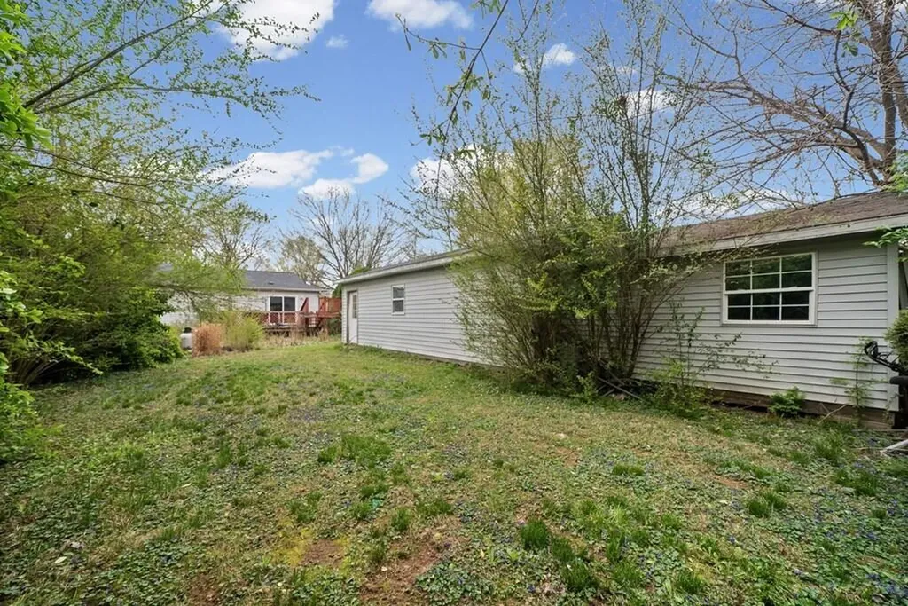 2736 Kenwood Drive Hopkinsville KY 42240
