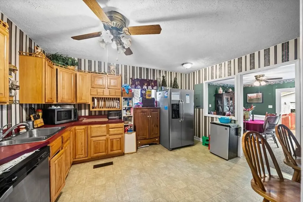 2736 Kenwood Drive Hopkinsville KY 42240