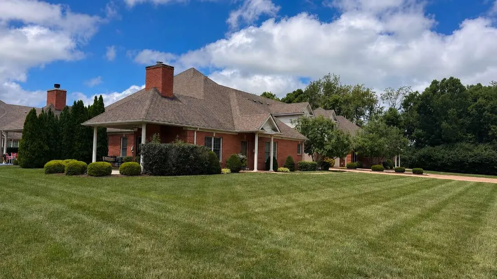 150 Sugartree Lane Versailles KY 40383