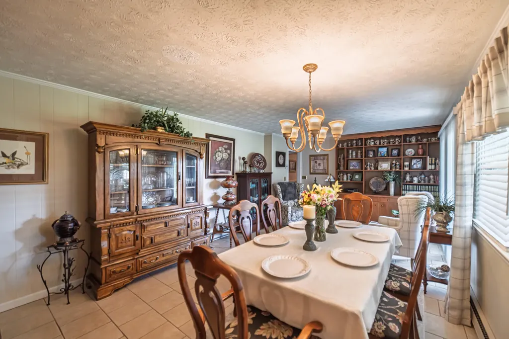 160 Charlotte Ann Drive Paducah KY 42001