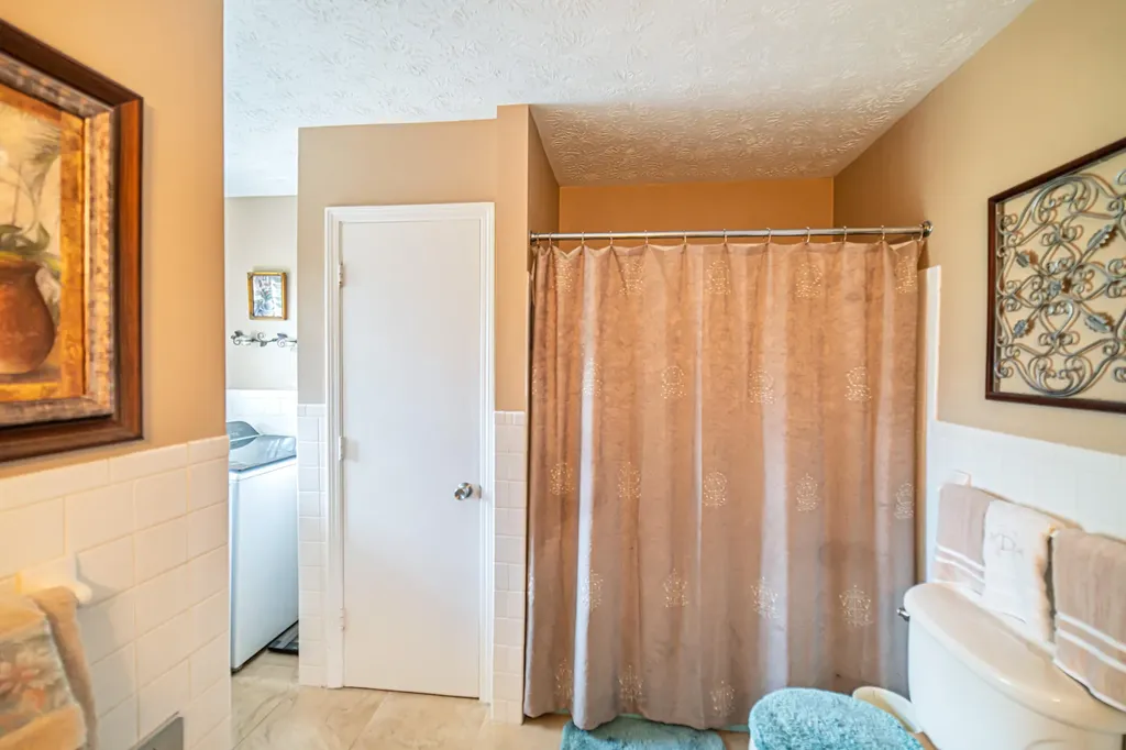 160 Charlotte Ann Drive Paducah KY 42001