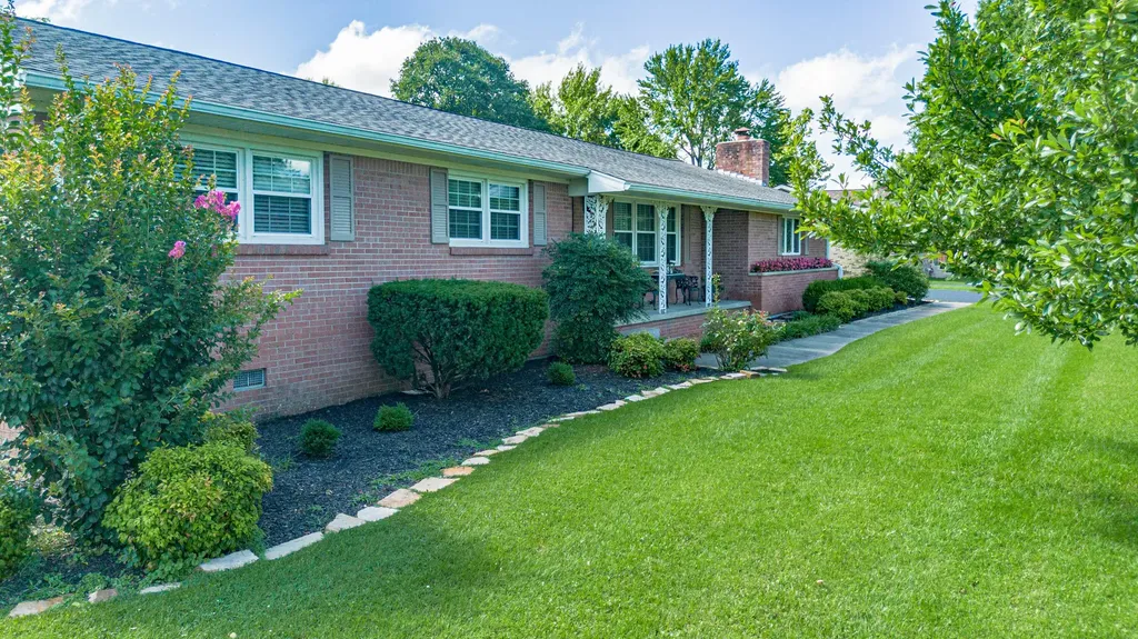 160 Charlotte Ann Drive Paducah KY 42001