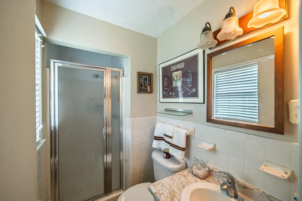 160 Charlotte Ann Drive Paducah KY 42001