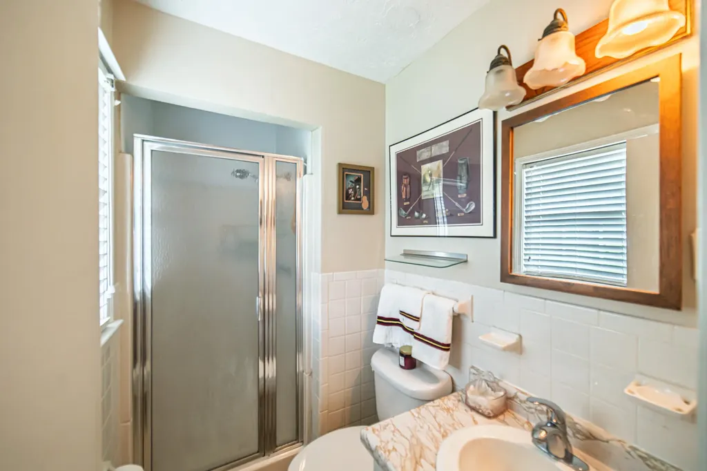 160 Charlotte Ann Drive Paducah KY 42001