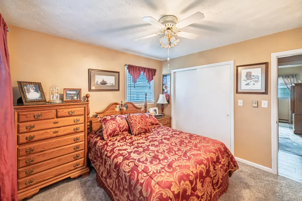 160 Charlotte Ann Drive Paducah KY 42001