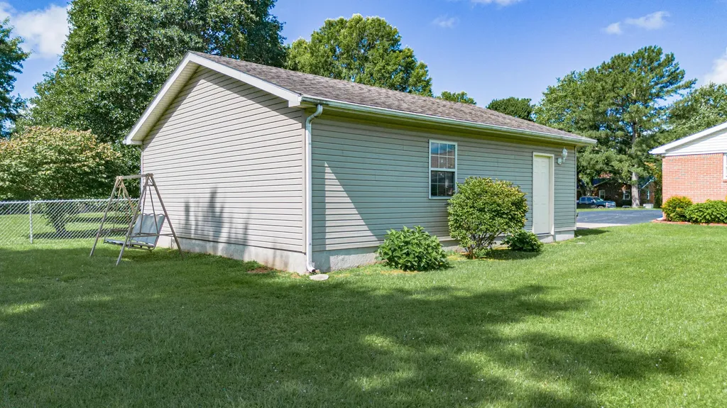 160 Charlotte Ann Drive Paducah KY 42001