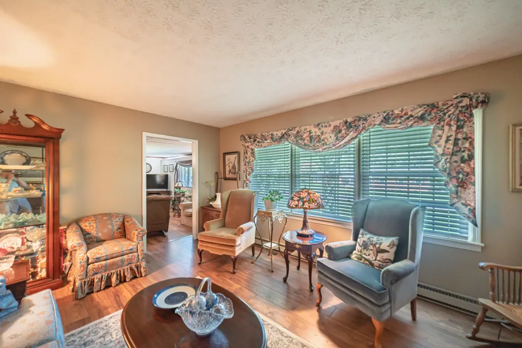 160 Charlotte Ann Drive Paducah KY 42001