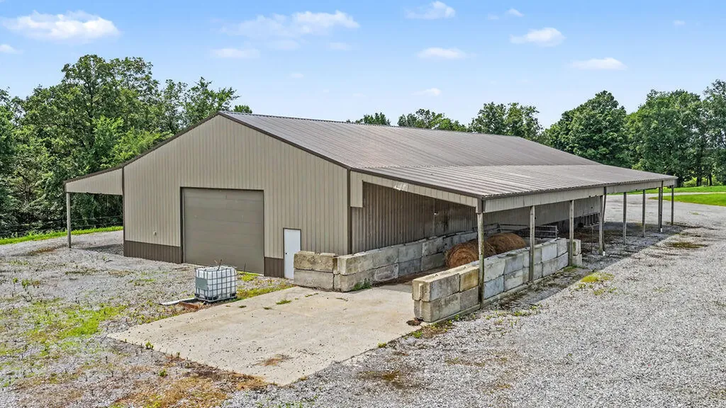 141 Leech Hill Cemetery Road Fredonia KY 42411