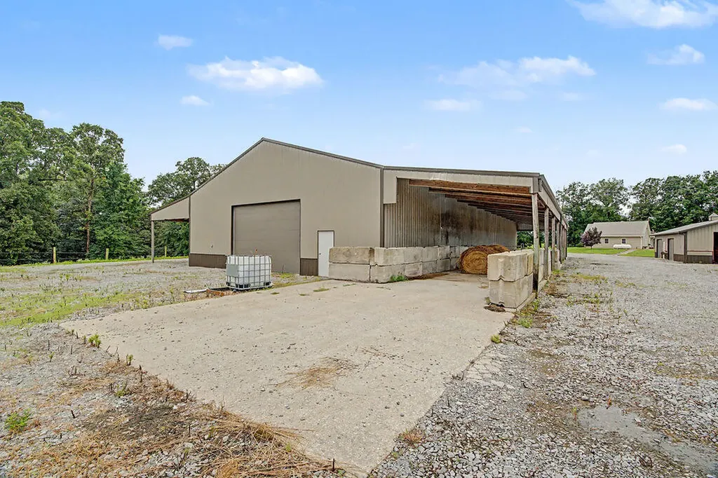 141 Leech Hill Cemetery Road Fredonia KY 42411