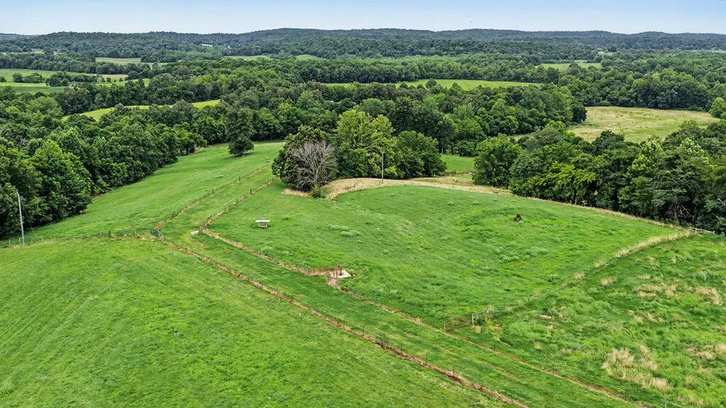 141 Leech Hill Cemetery Road Fredonia KY 42411