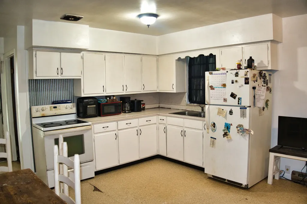 1321 Ky-80 Windsor KY 42565
