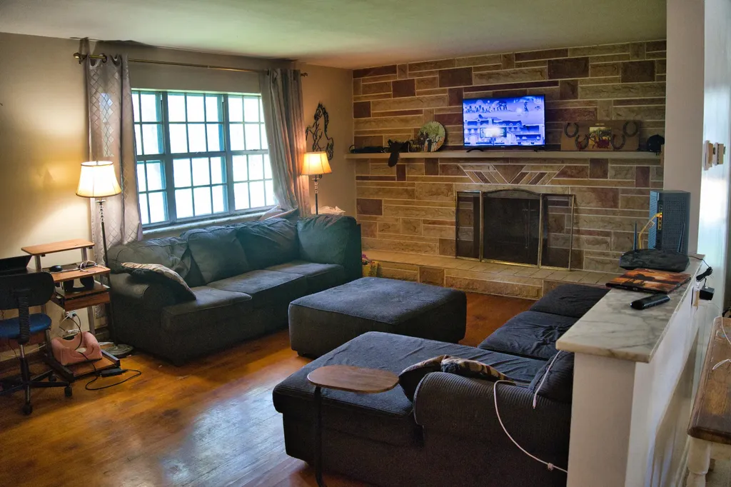 1321 Ky-80 Windsor KY 42565
