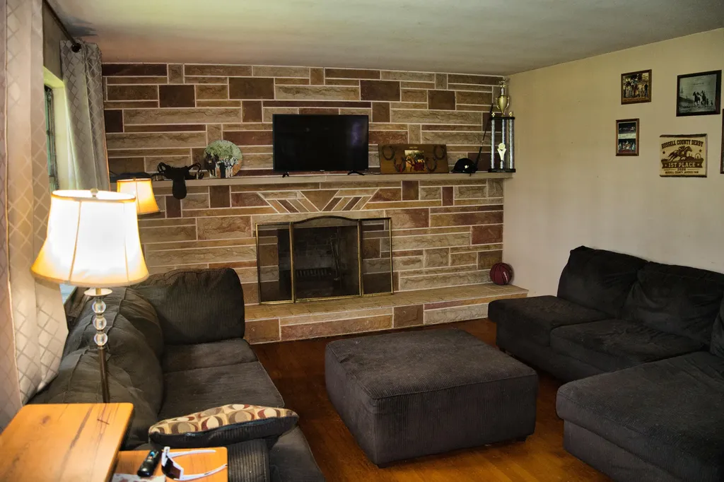 1321 Ky-80 Windsor KY 42565