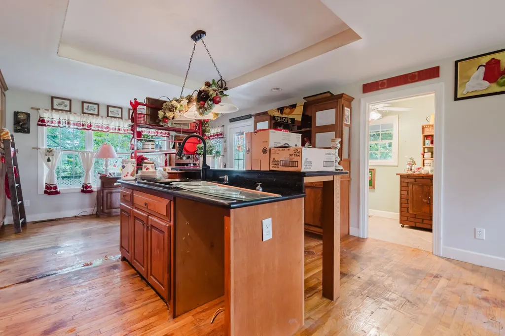 2416 Meador Port Oliver Road Scottsville KY 42164