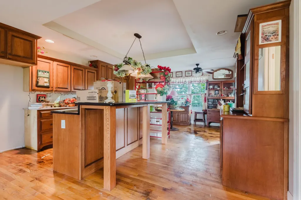 2416 Meador Port Oliver Road Scottsville KY 42164