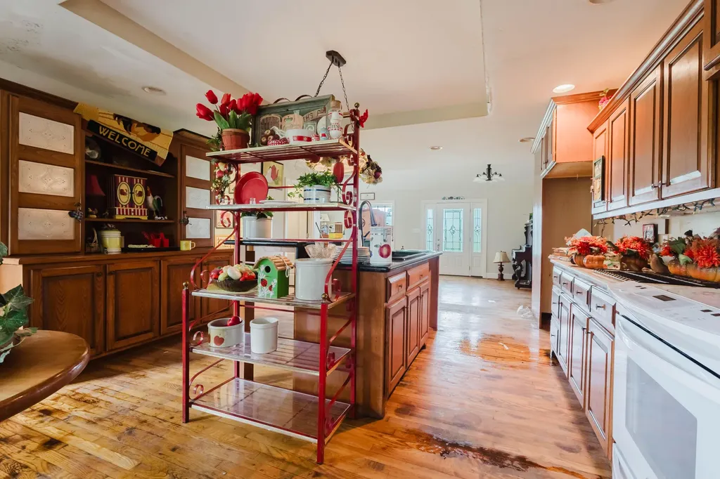 2416 Meador Port Oliver Road Scottsville KY 42164
