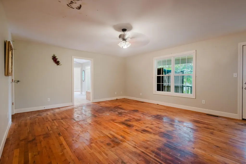 2416 Meador Port Oliver Road Scottsville KY 42164