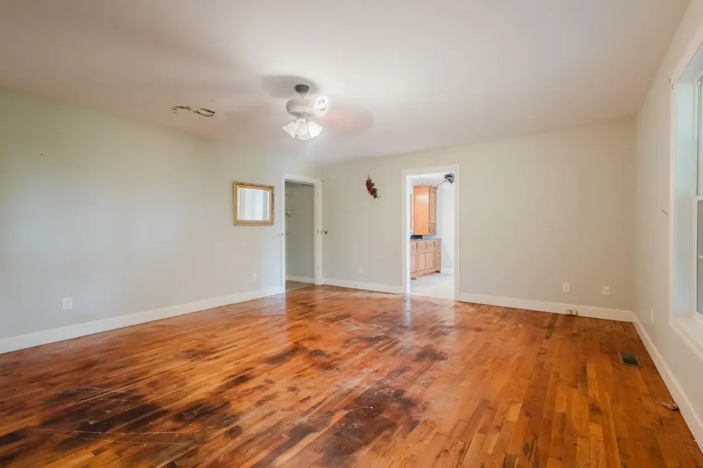 2416 Meador Port Oliver Road Scottsville KY 42164