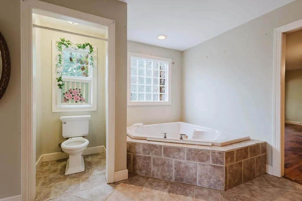 2416 Meador Port Oliver Road Scottsville KY 42164